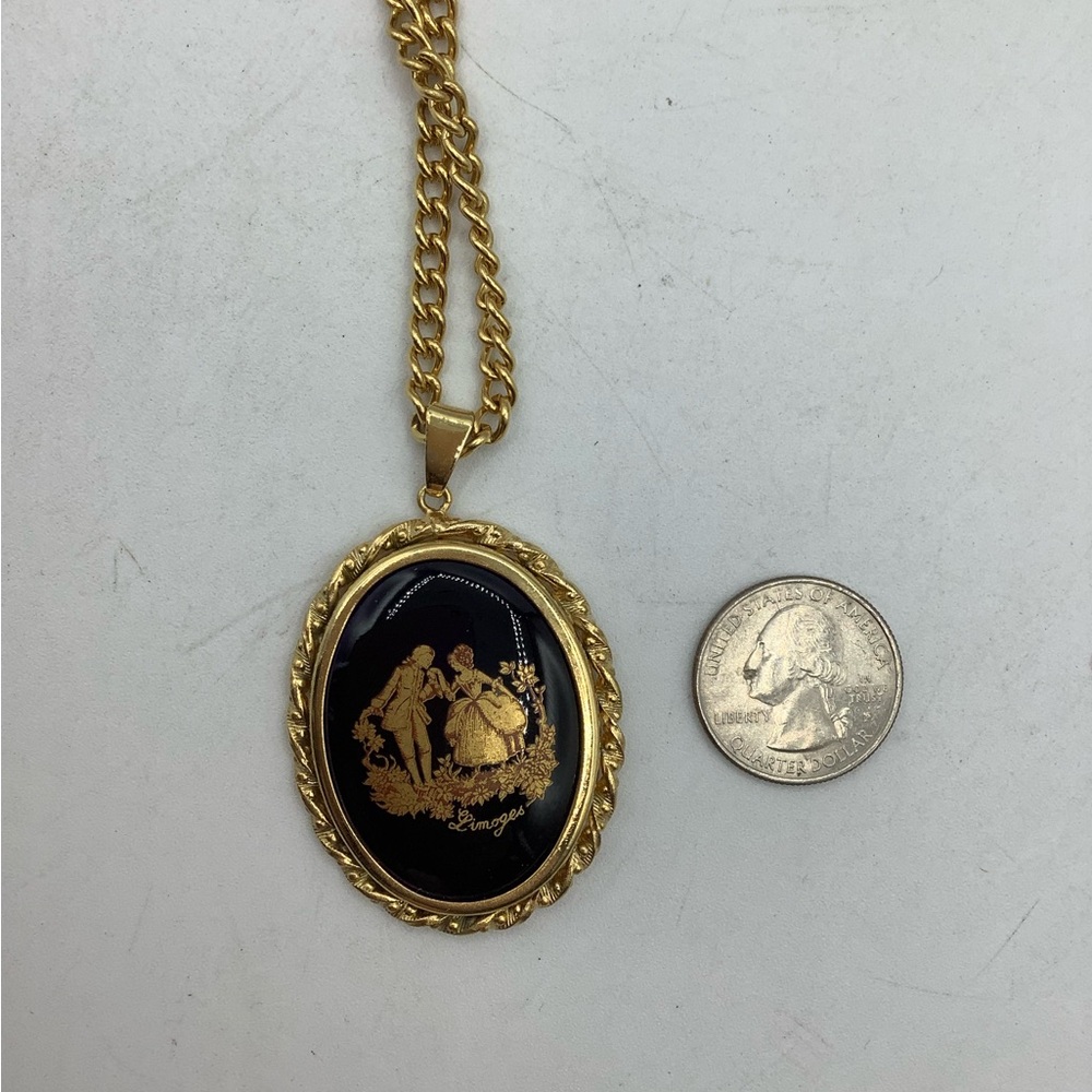 Limoges Courting Couple Porcelain Pendant - Picture 6 of 6
